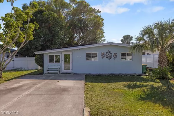 736 92nd AVE N, Naples, FL 34108