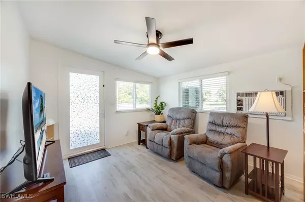 Naples, FL 34108,736 92nd AVE N