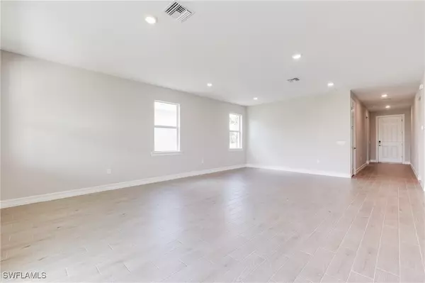 North Fort Myers, FL 33903,16873 Elkhorn Coral DR