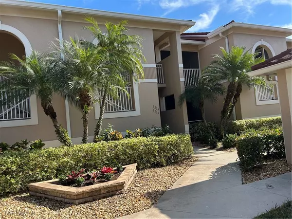 2790 Cypress Trace CIR #2215, Naples, FL 34119