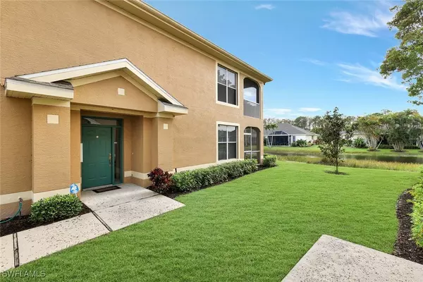Estero, FL 33928,23054 Lone Oak DR #102