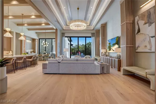 Naples, FL 34103,436 Putter Point CT