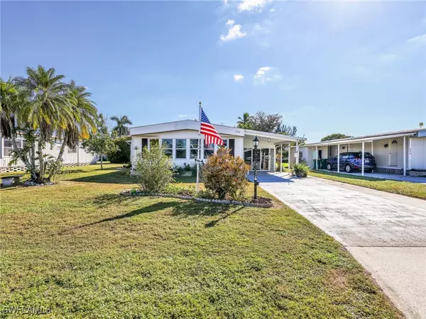 230 Matecumbe LN #248, Naples, FL 34114