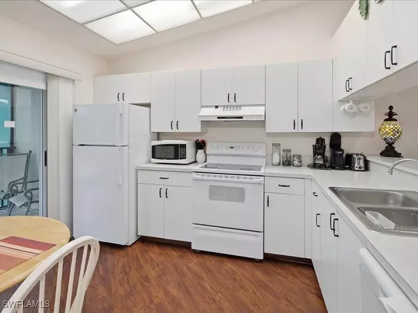 Naples, FL 34112,4200 Looking Glass LN #4204