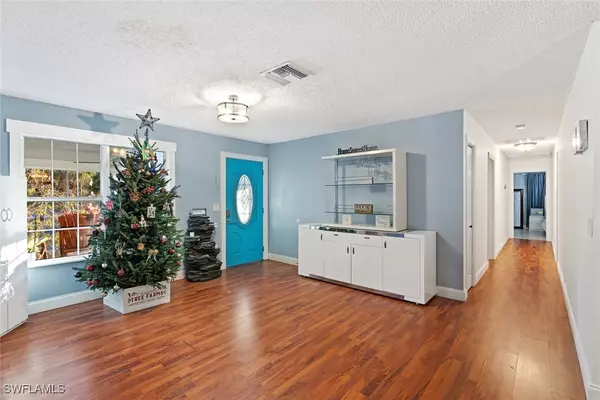 Naples, FL 34117,460 9th ST SW