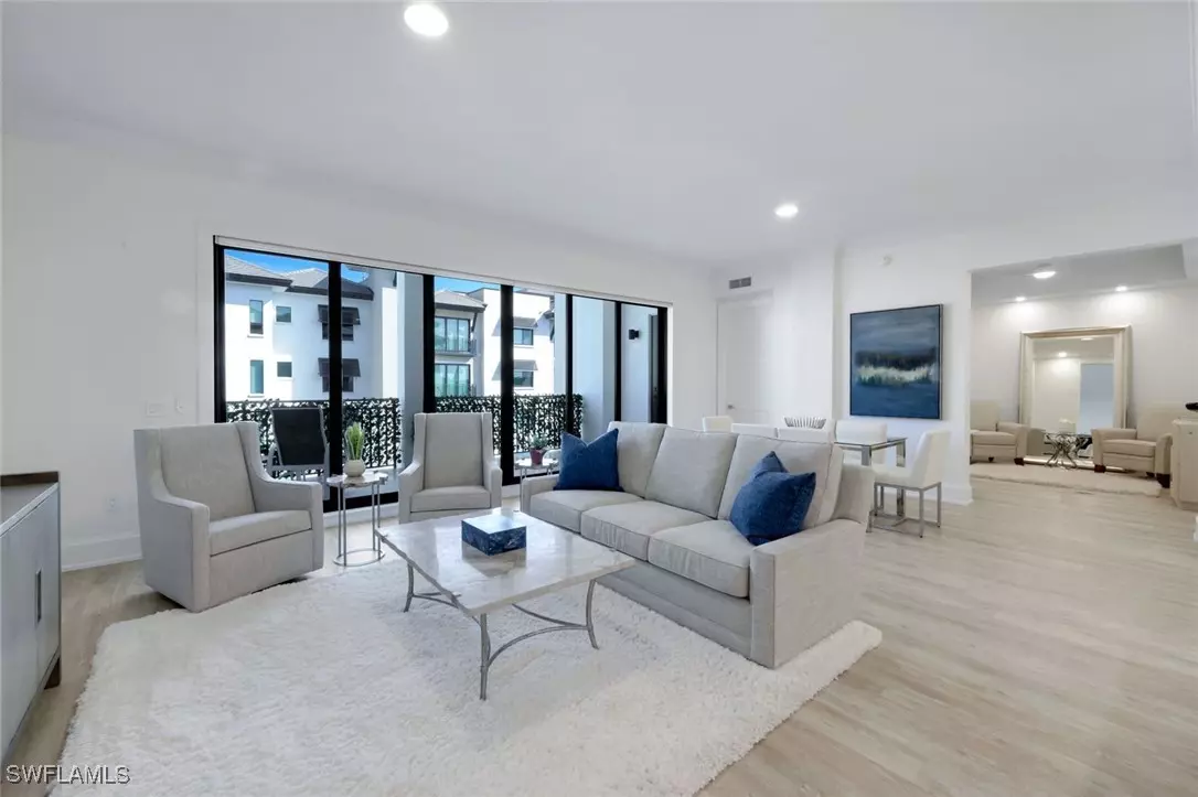 Naples, FL 34102,1030 3rd AVE S #419