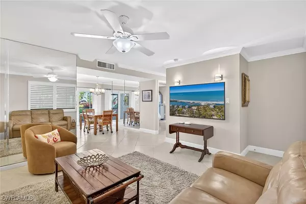 Naples, FL 34103,788 Park Shore DR #C10