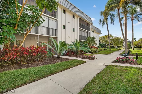 788 Park Shore DR #C10, Naples, FL 34103