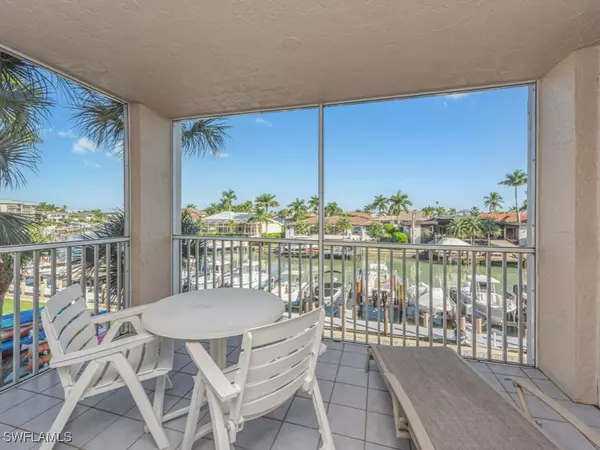 Marco Island, FL 34145,893 Collier CT #3-301