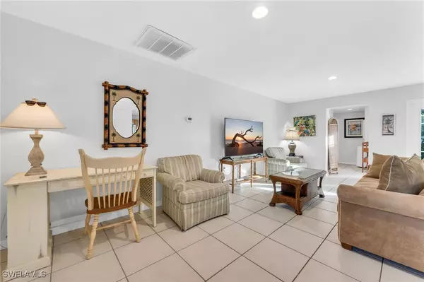 Naples, FL 34112,2772 Riverview DR