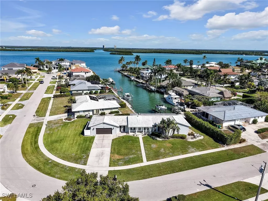 Marco Island, FL 34145,945 Sundrop CT