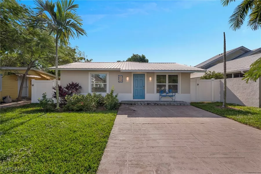 712 110th AVE N, Naples, FL 34108