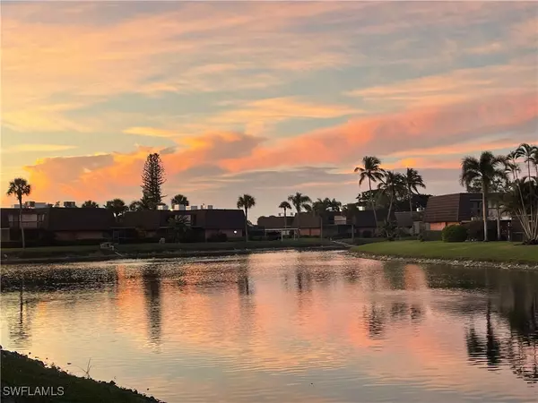 Naples, FL 34112,4330 Chantelle DR #F105