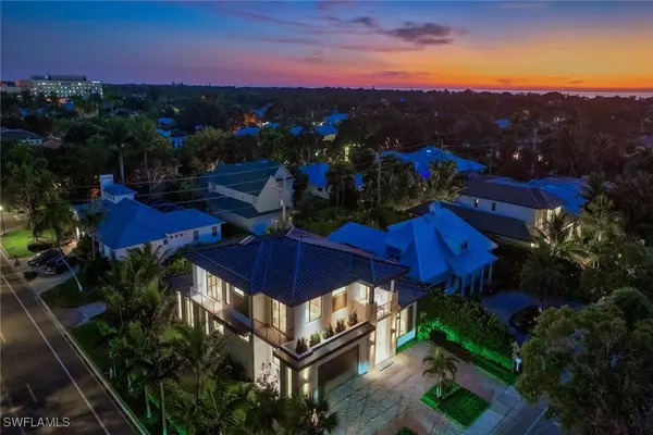 Naples, FL 34102,788 7th AVE N