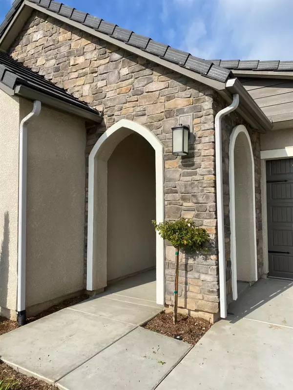 Clovis, CA 93619,581 Vintage LN