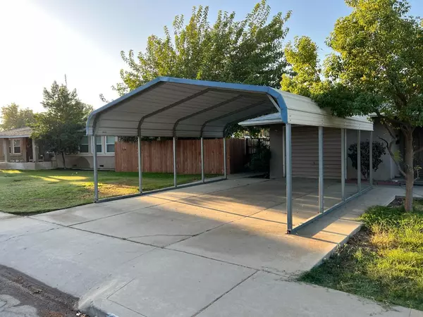 Fresno, CA 93703,4338 Kenmore DR