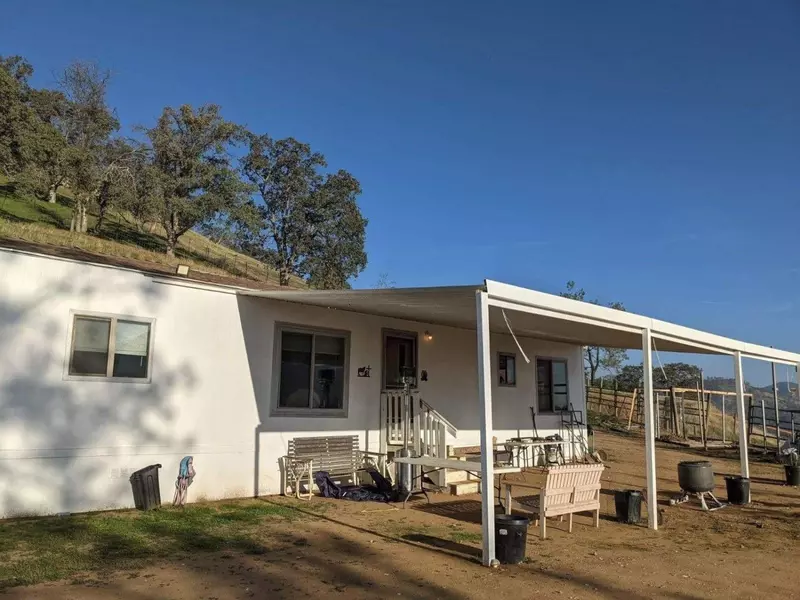 9 Hidden Hollow LN, Tollhouse, CA 93667