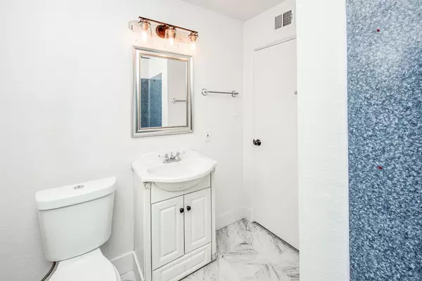 Fresno, CA 93703,4101 E Fairfax AVE