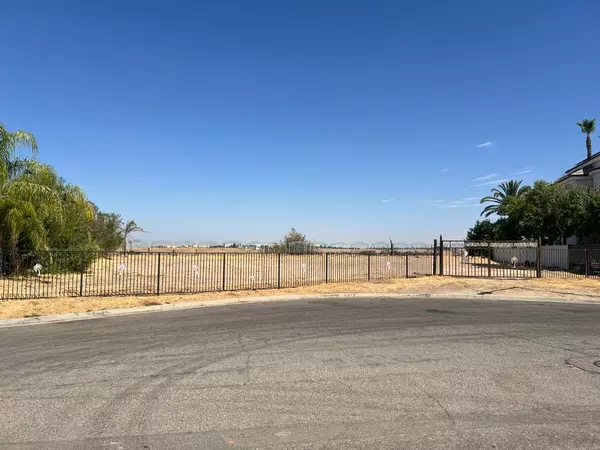 Fresno, CA 93711,204 W Bluff AVE