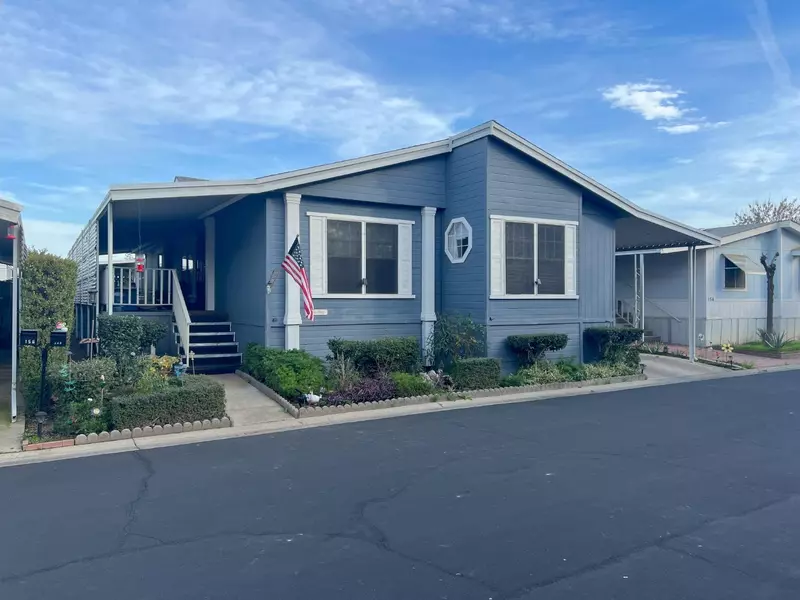 581 N Crawford #155, Dinuba, CA 93618