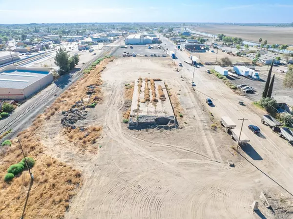 1047 M ST, Firebaugh, CA 93622