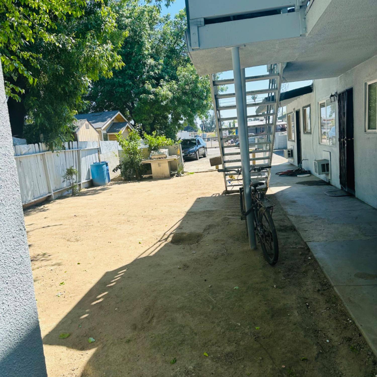 Fresno, CA 93702,4561 E White AVE