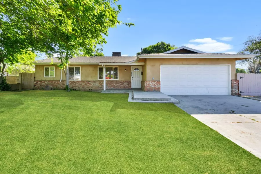 1506 N Rowell AVE, Fresno, CA 93703