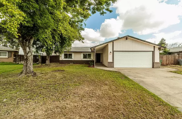 1385 Bernadine DR, Clovis, CA 93611