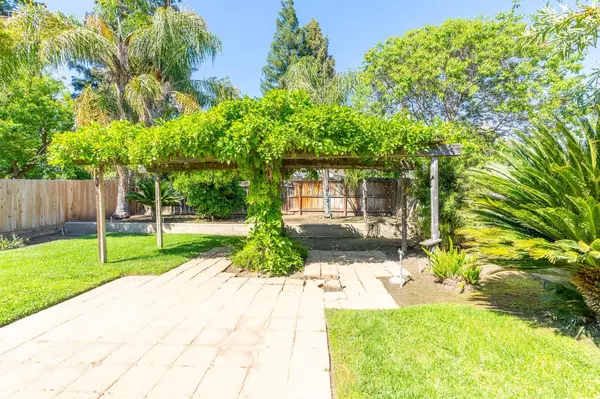 Fresno, CA 93730,742 E Robin LN