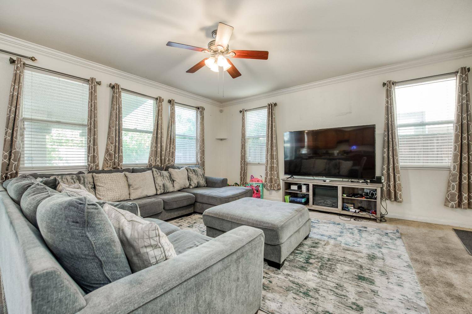 Madera, CA 93638,837 Papaya ST