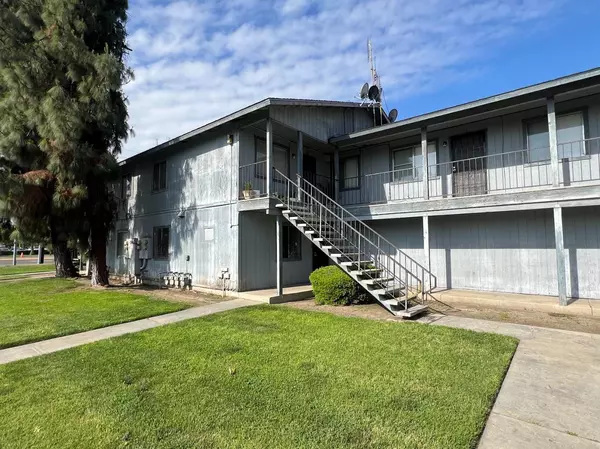 Dinuba, CA 93618,823 W El Monte WAY