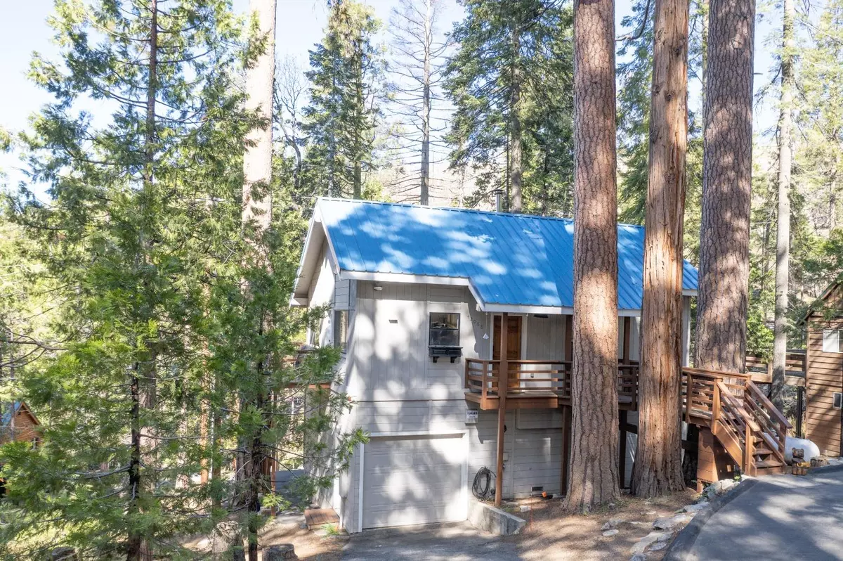 Shaver Lake, CA 93664,42068 Hemlock LN