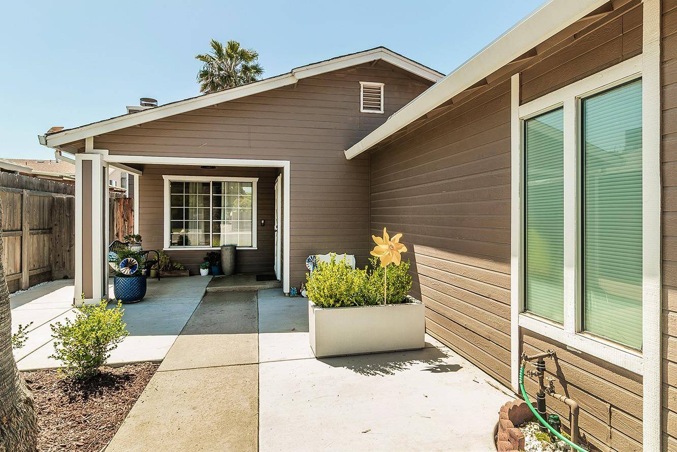 Kingsburg, CA 93631,1061 11th AVE