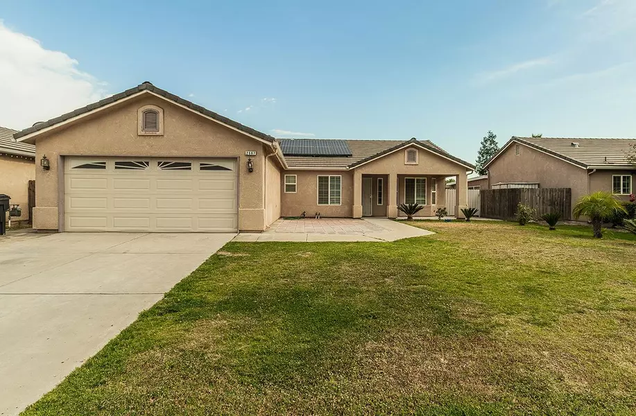 2667 Stephanie ST, Selma, CA 93662