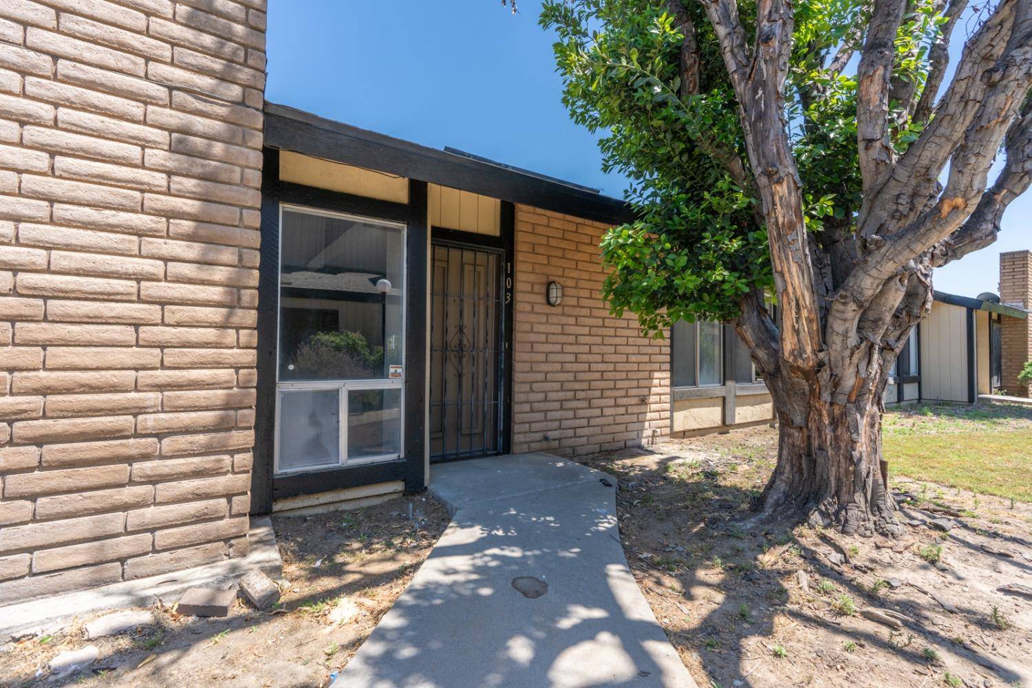 Fresno, CA 93727,598 S Argyle AVE #103