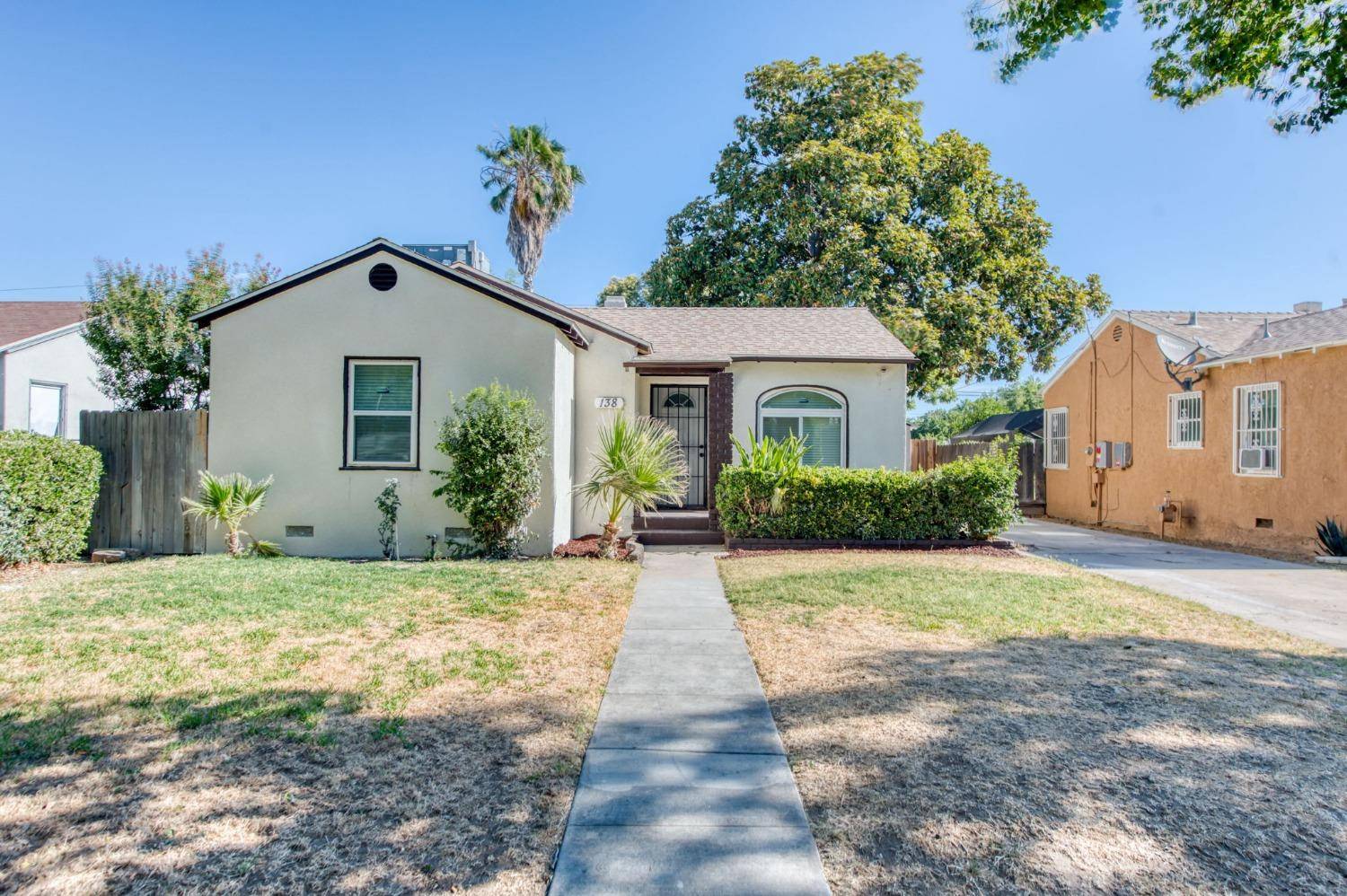 138 W Woodward AVE, Fresno, CA 93706