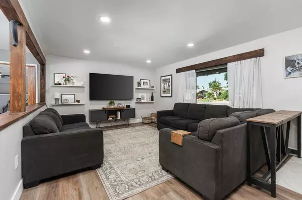 Reedley, CA 93654,1408 S Hope AVE