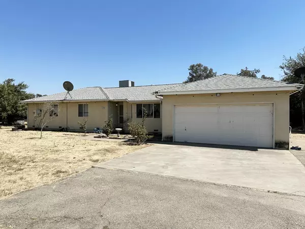 12247 E Clinton AVE, Sanger, CA 93657