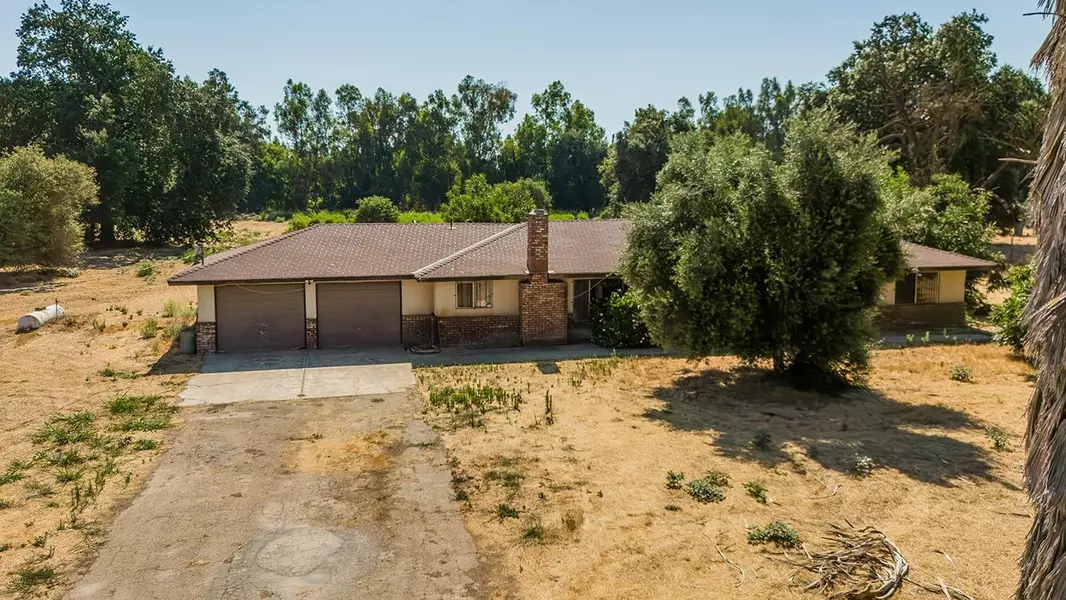 3782 S Channel RD, Sanger, CA 93657