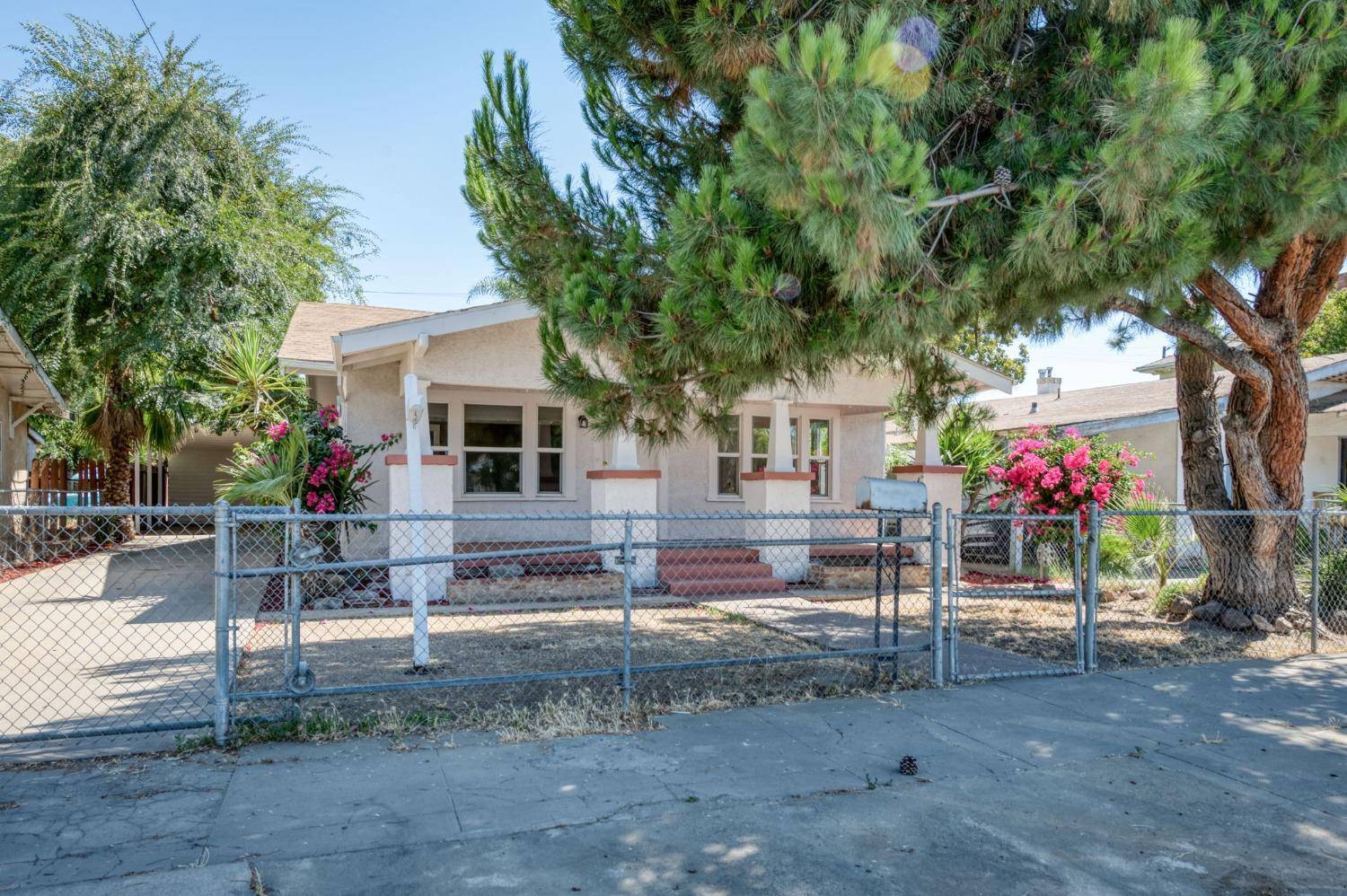 Dinuba, CA 93618,1274 E Sierra WAY
