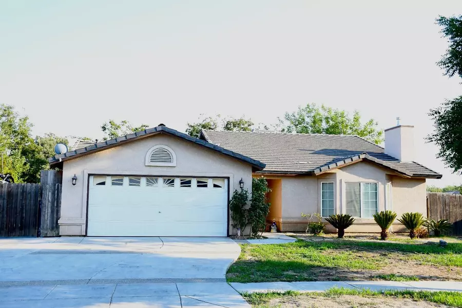 16177 W Gentry AVE, Kerman, CA 93630