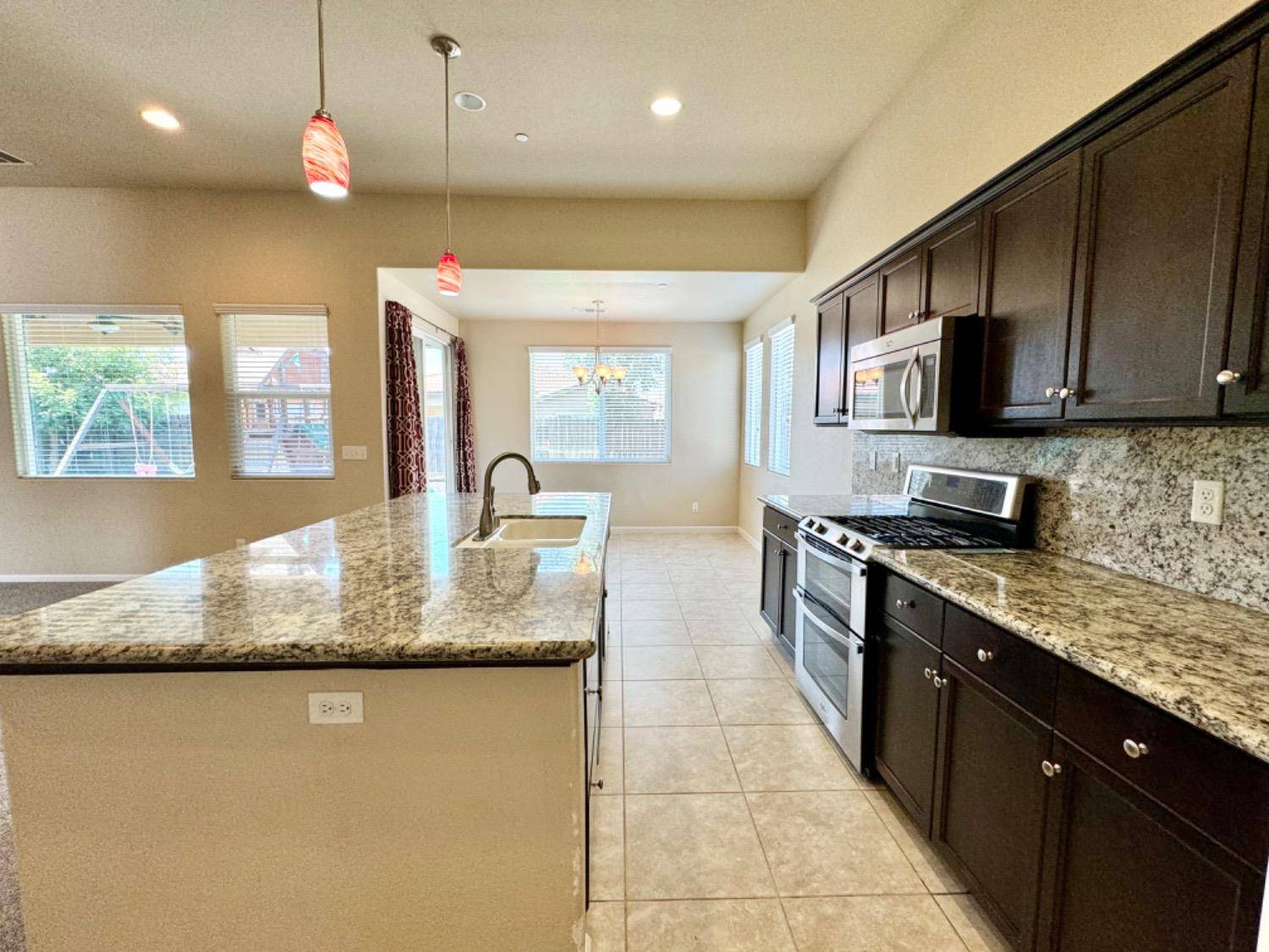 Clovis, CA 93619,3735 Robinwood AVE