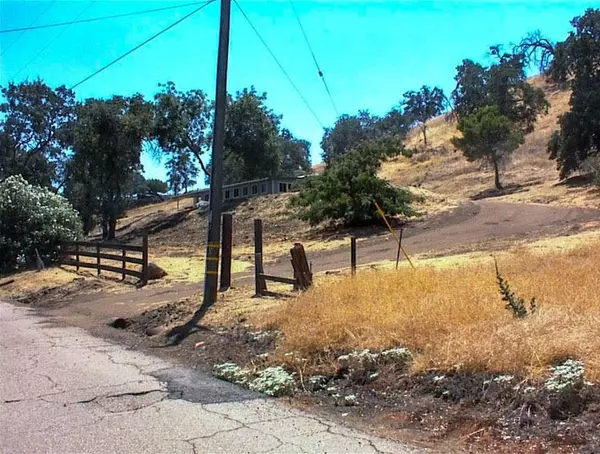 Squaw Valley, CA 93675,34781 Sunflower LN