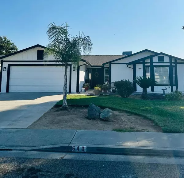 640 N Lillie AVE, Dinuba, CA 93618