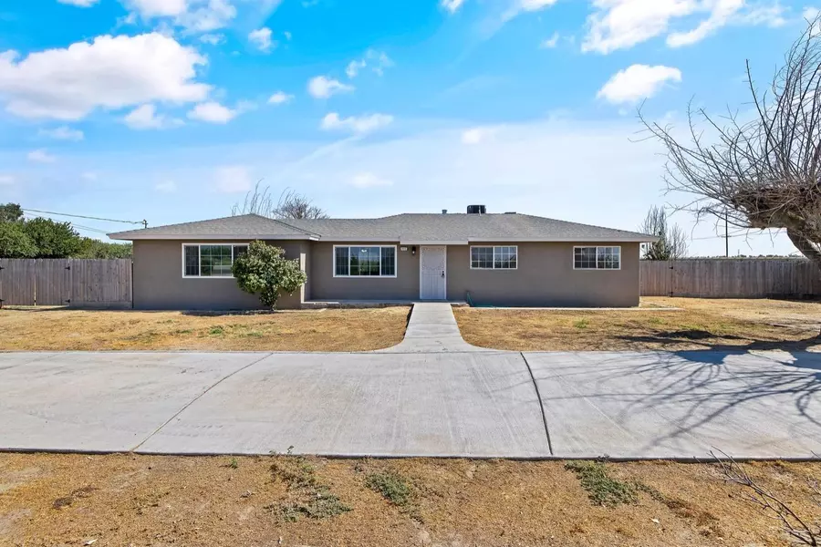 4915 W Kamm AVE, Caruthers, CA 93609