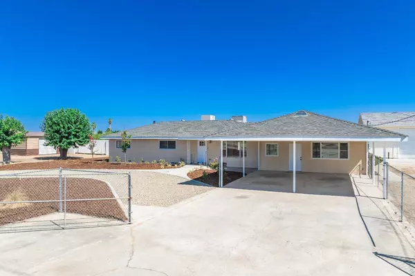 5126 W Nebraska AVE, Caruthers, CA 93609