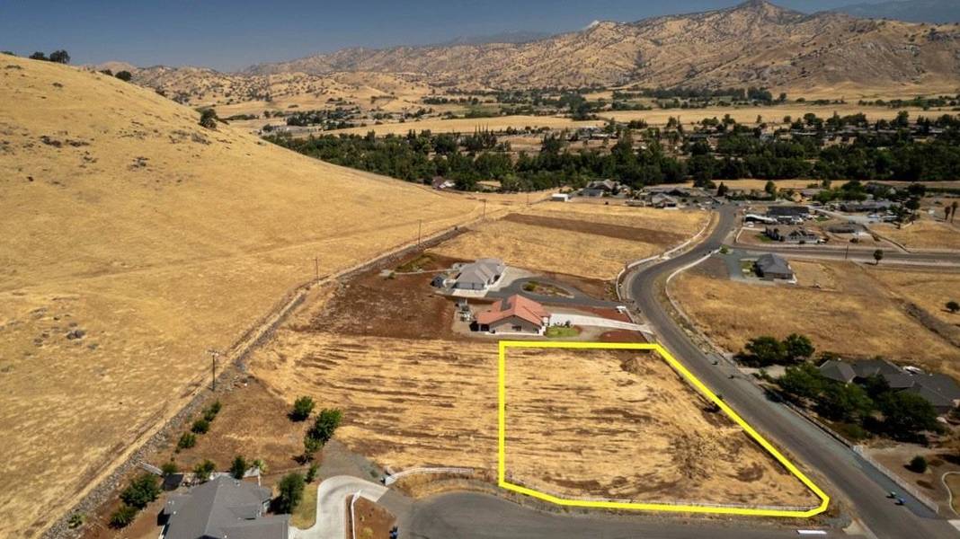 16690 Spotted Fawn CT, Springville, CA 93265