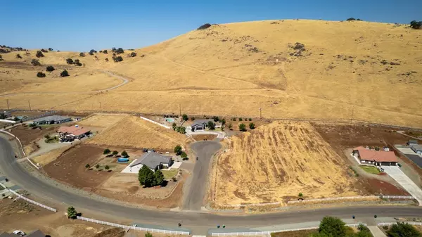 Springville, CA 93265,16716 Spotted Fawn CT