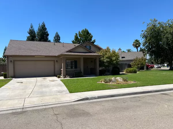 1519 Avenue E, Kingsburg, CA 93631