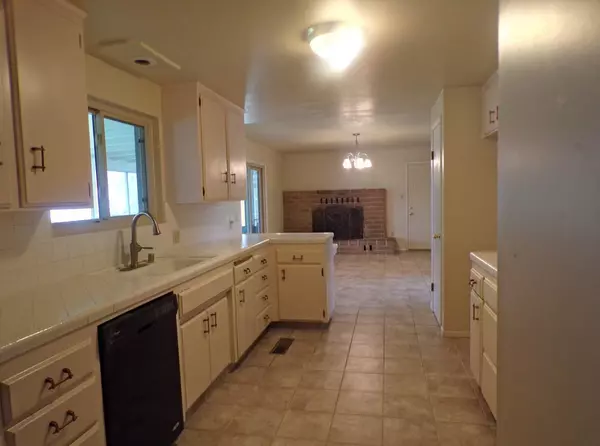 Squaw Valley, CA 93675,38910 Dunlap RD